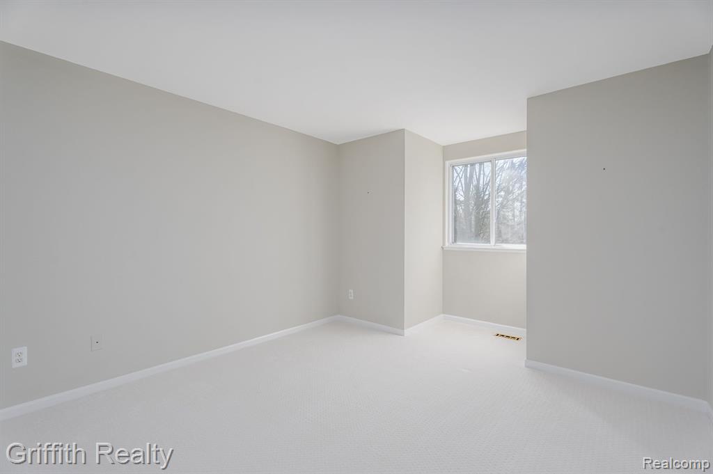 389 WOODFIELD SQUARE Lane, Brighton, MI 48116 — Photo 20