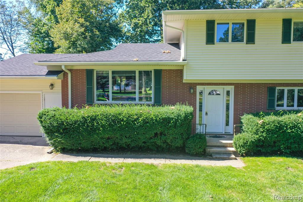 6158 Golfview Drive, Burton, MI 48509 — Photo 5