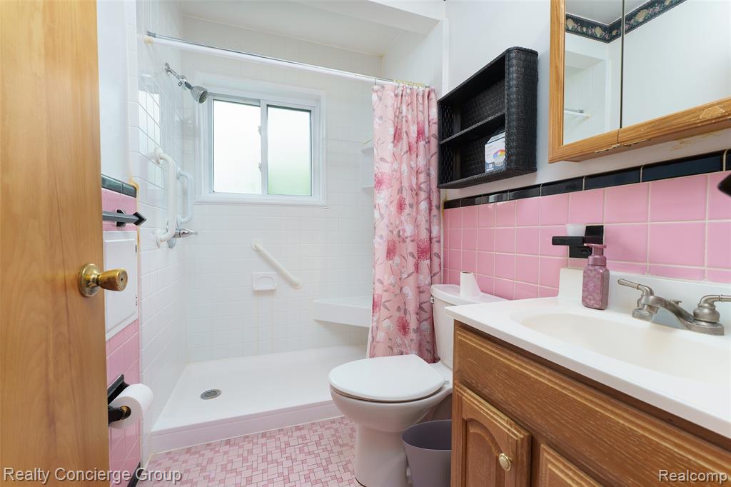 918 Squire Lane, Milford, MI 48381 — Photo 13