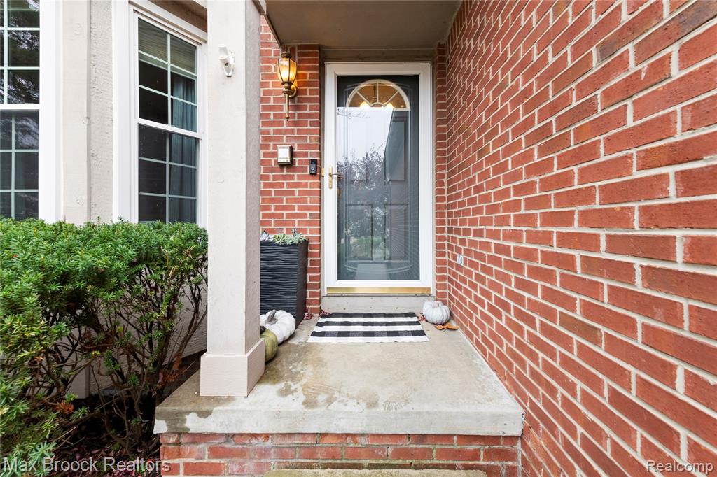 9894 High Meadow Drive, Ypsilanti, MI 48198 — Photo 3
