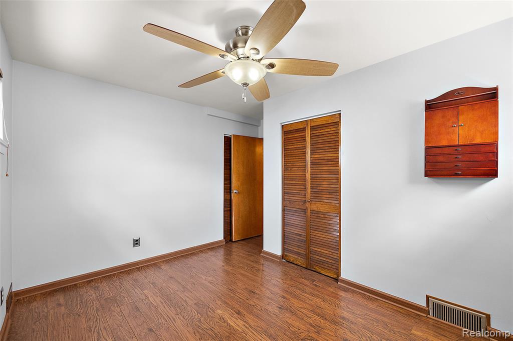 637 S Edgeworth Avenue, Royal Oak, MI 48067 — Photo 24