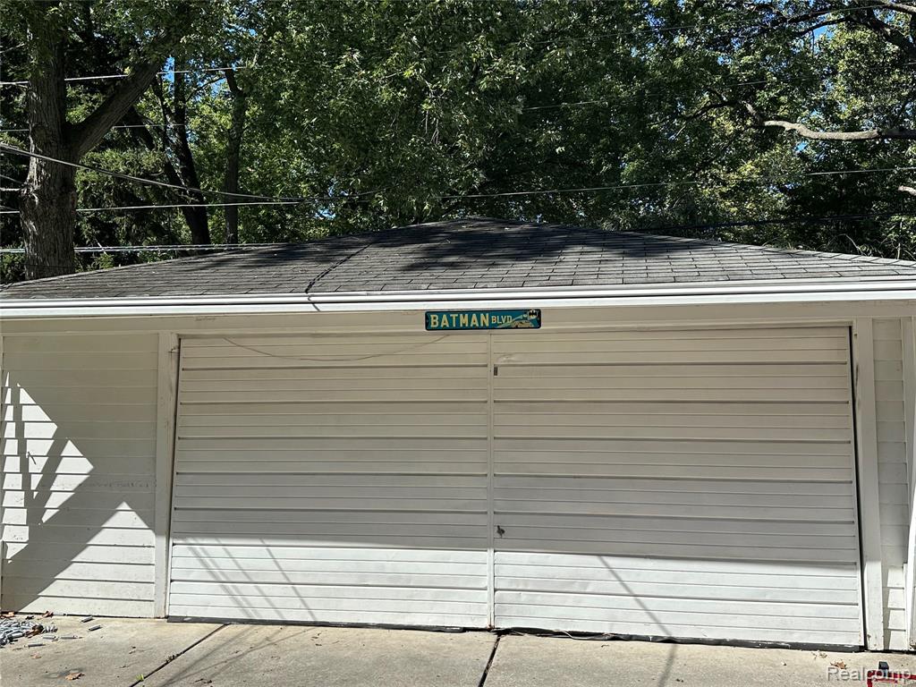 8981 Leverne, Redford, MI 48239 — Photo 23