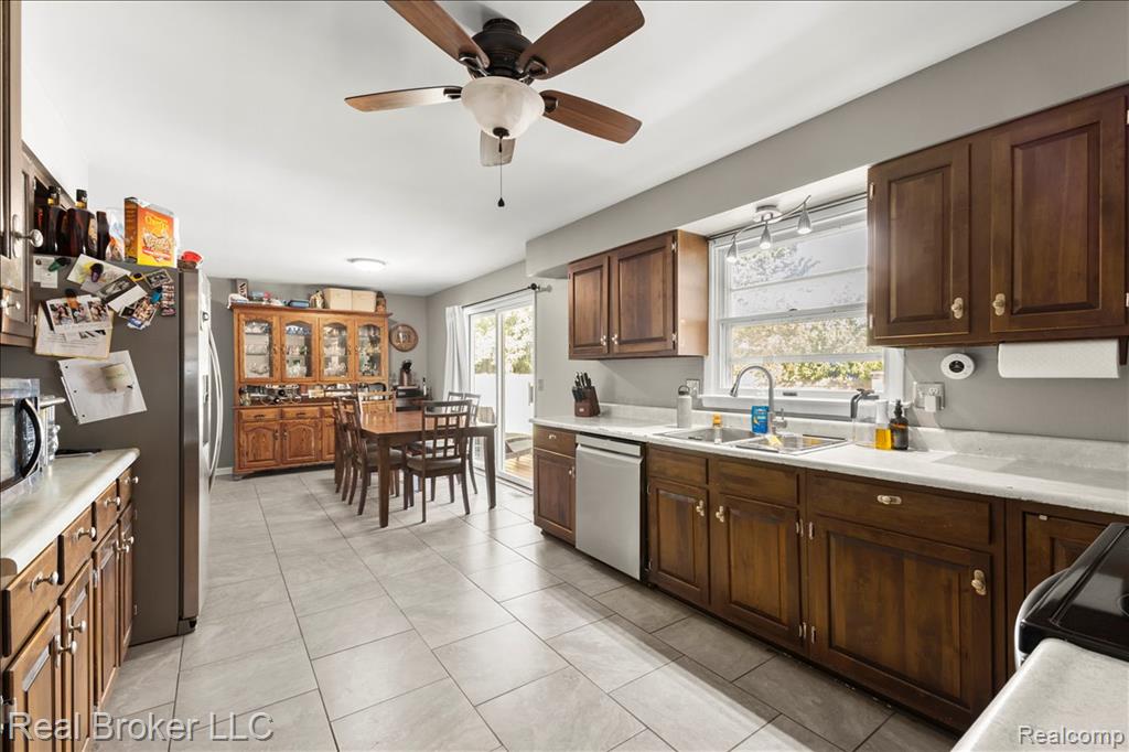 4268 Ravenswood Road, Port Huron, MI 48060 — Photo 15