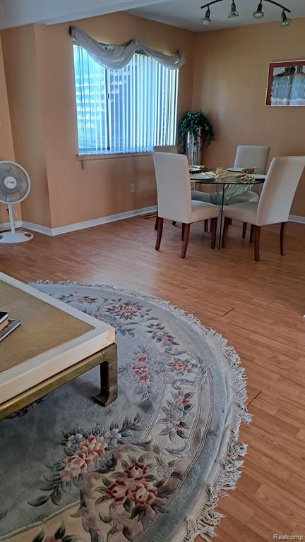 1 W WILLIAMSBURG TOWNE Street E, Southfield, MI 48075 — Photo 8