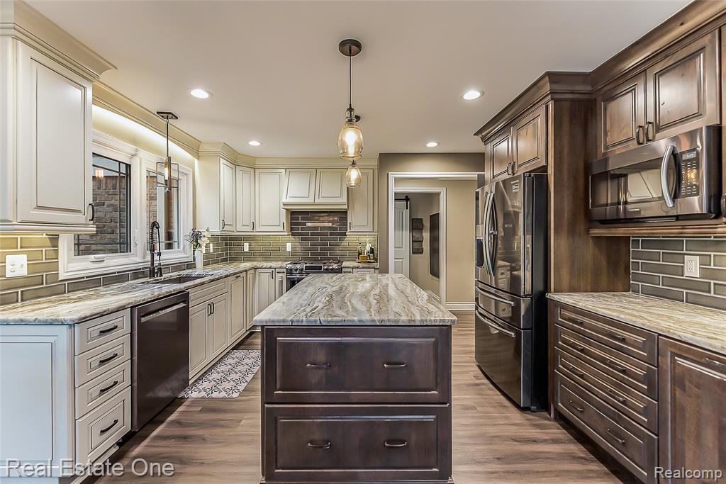 5350 Hidden Pines Drive, Brighton, MI 48116 — Photo 29