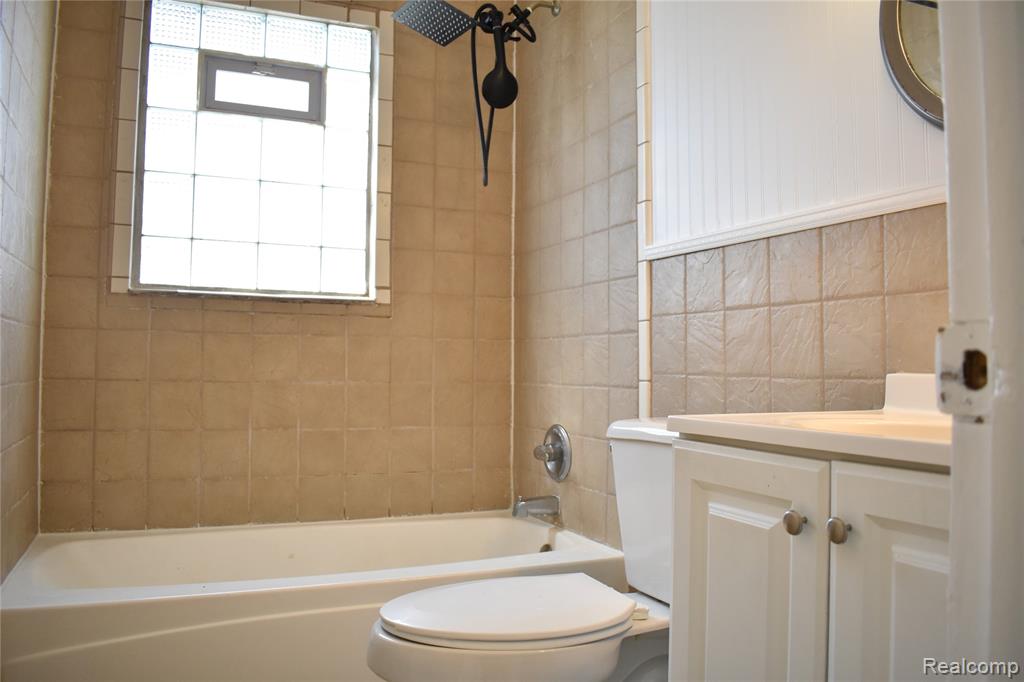 7019 Cardwell Street, Garden City, MI — Photo 12