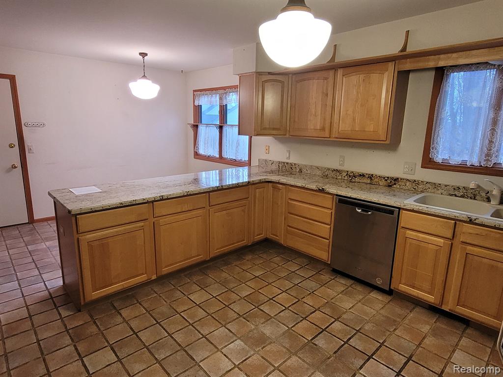 1311 YORKSHIRE Court, Saline, MI 48176 — Photo 8