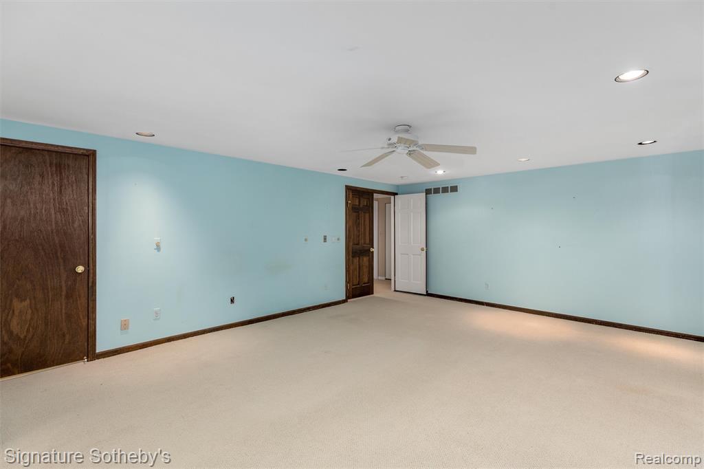 5160 Greenbriar Drive, West Bloomfield, MI 48323 — Photo 15