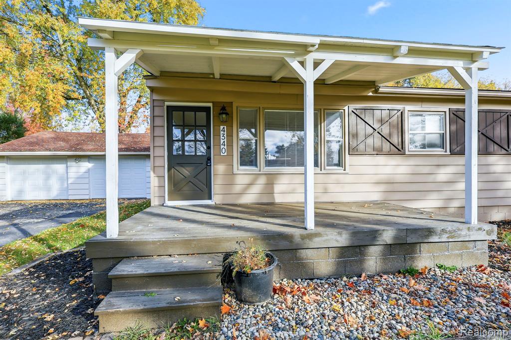 4340 Elmdale Avenue, Clarkston, MI — Photo 2