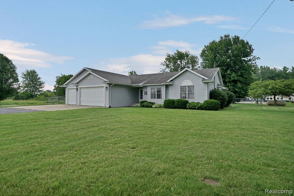 3334 E Freeland Road, Freeland, MI 48623 — Photo 39