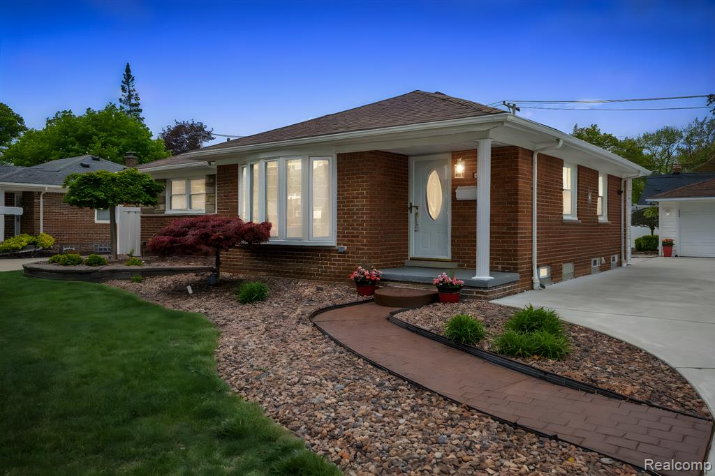 9280 REECK Road, Allen Park, MI 48101 — Photo 6