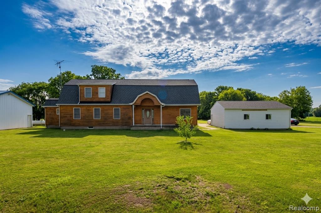 2568 Valentine Road, Lapeer, MI 48446