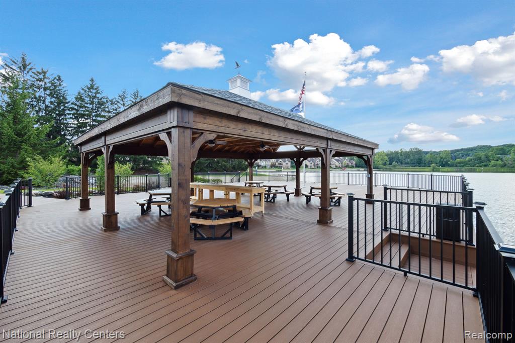 47704 BLUE HERON Drive S, Northville, MI 48168 — Photo 53