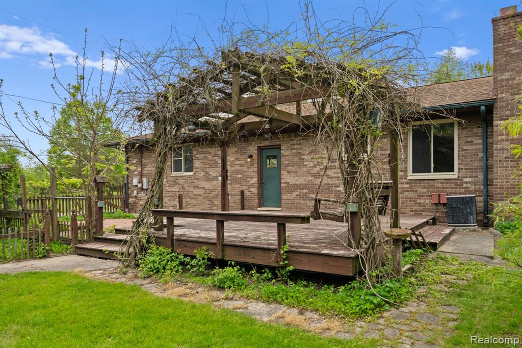 7540 Dexter Pinckney Road, Dexter, MI 48130 — Photo 20