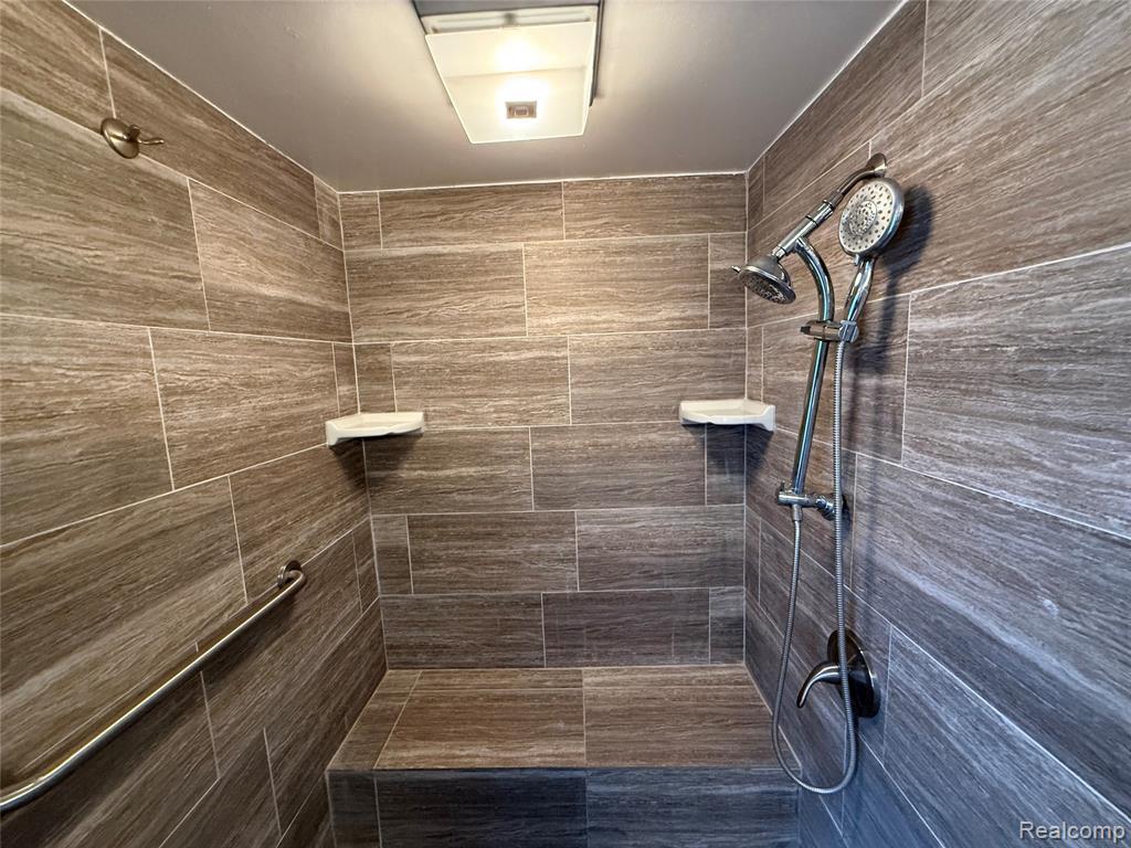 416 Burroughs Avenue, Flint, MI 48507 — Photo 18