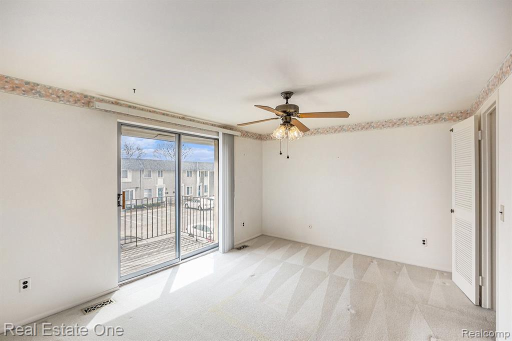 4288 15 MILE Road, Sterling Heights, MI 48310 — Photo 11