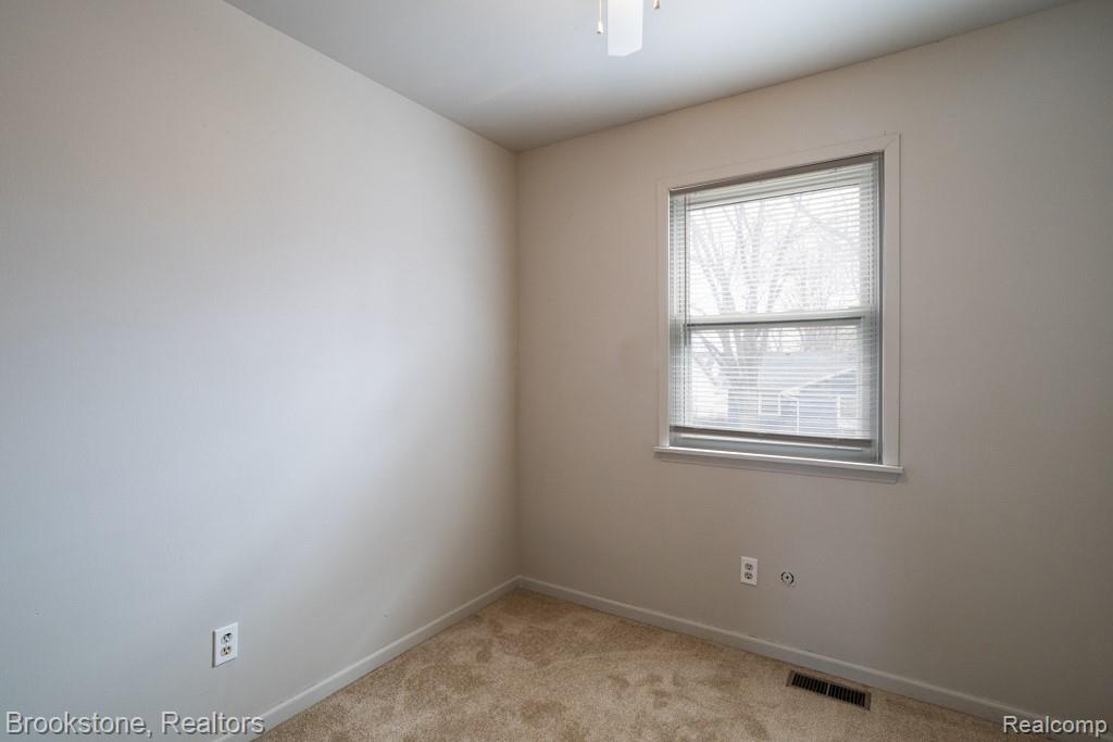855 Illinois Street, Marysville, MI 48040 — Photo 17