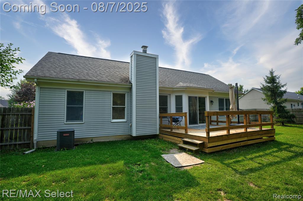 8052 Rose Lane, Goodrich Vlg, MI — Photo 10