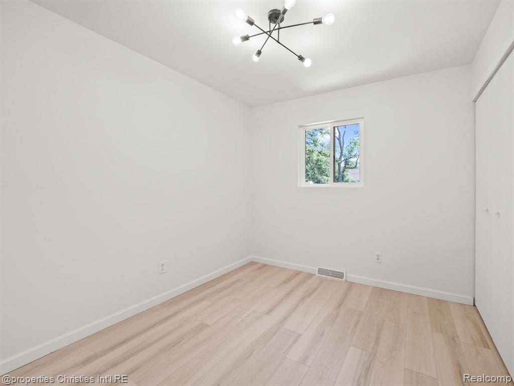 4370 FORBUSH Avenue, West Bloomfield, MI 48323 — Photo 15