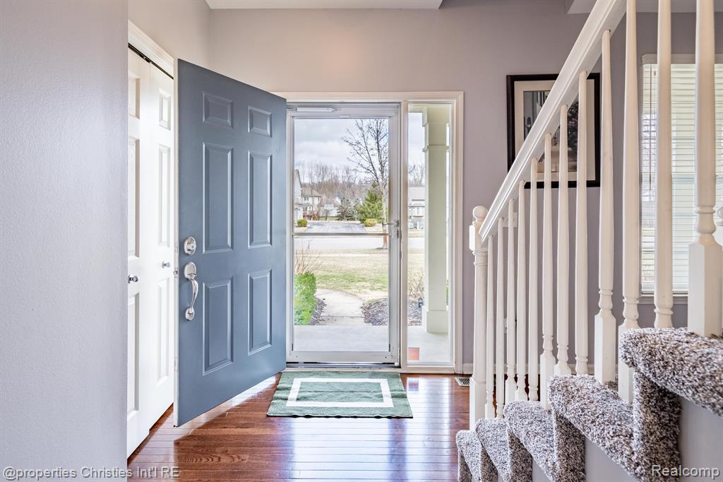 5946 OAK BEND Court, Howell, MI 48843 — Photo 6