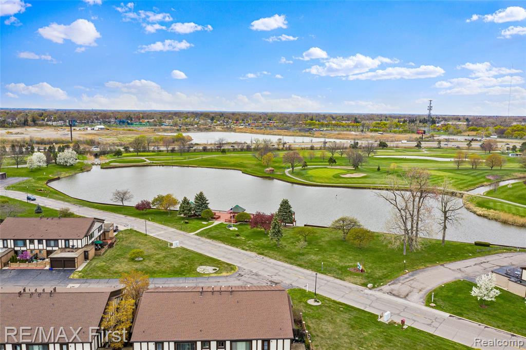 915 Country Club Drive, 32, Saint Clair Shores, MI 48082 — Photo 32
