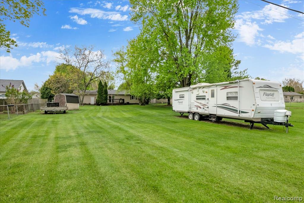 6332 Windham Place, Grand Blanc, MI 48439 — Photo 34