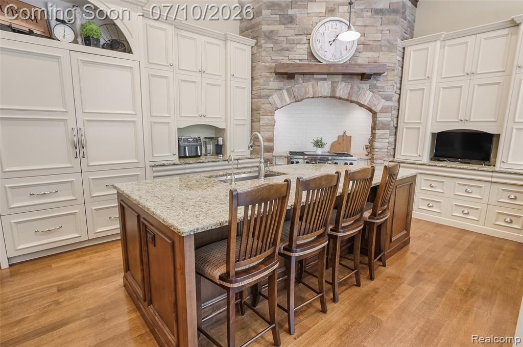 12172 Woodline Drive, Fenton, MI 48430 — Photo 14