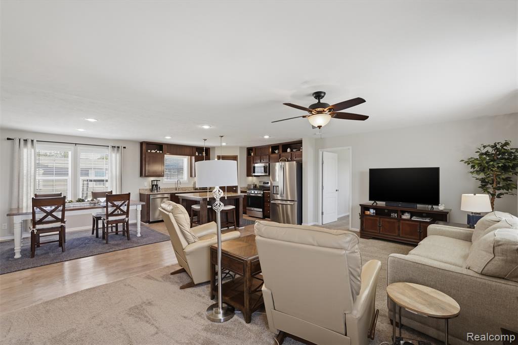 11112 Hickory Tree Court, South Lyon, MI 48178 — Photo 3