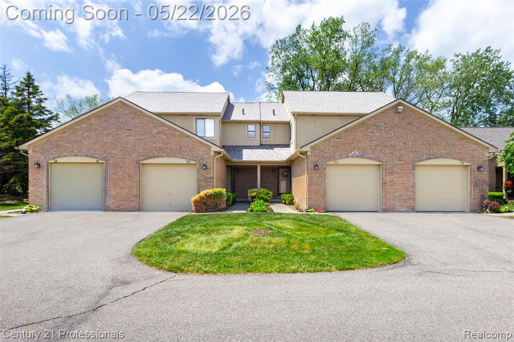 574 Tennyson, Rochester Hills, MI 48307 — front exterior
