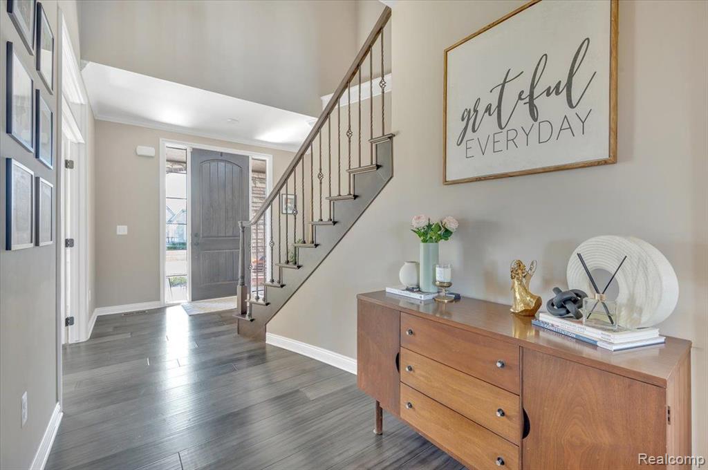 49905 MAJESTIC Drive N, Macomb, MI 48044 — Photo 4