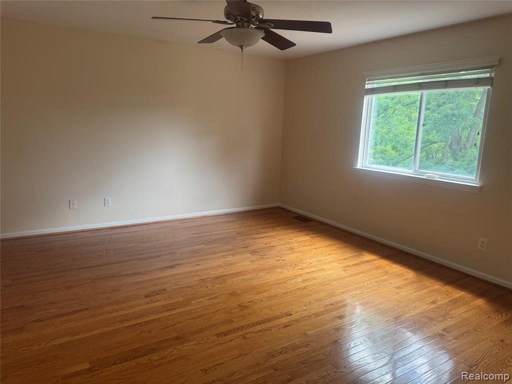 5245 Riverwalk Trail, Commerce Twp, MI 48382 — Photo 31