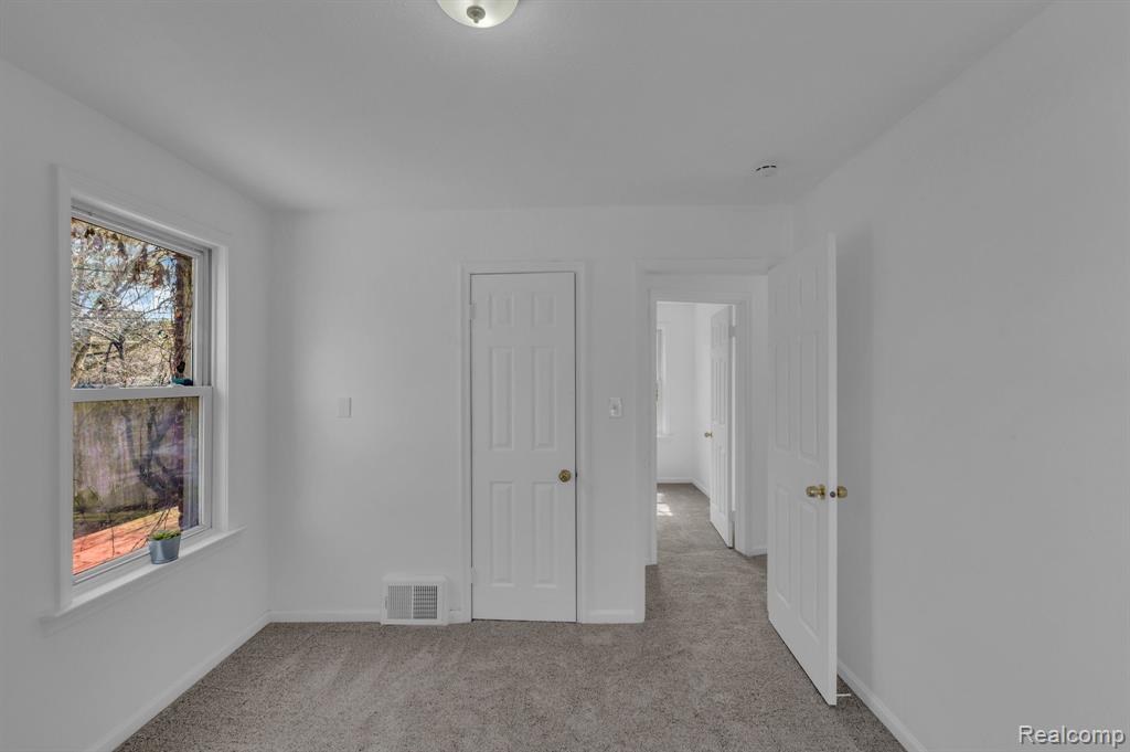 8001 JACKSON Street, Taylor, MI 48180 — Photo 17