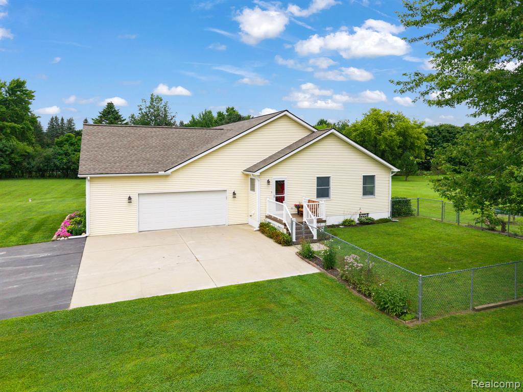 4653 6 Mile Road, South Lyon, MI 48178 — Photo 3