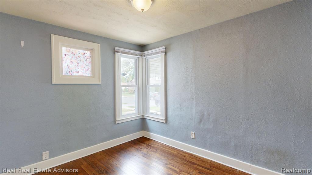 535 E Saratoga Street, Fenton, MI 48220 — Photo 17