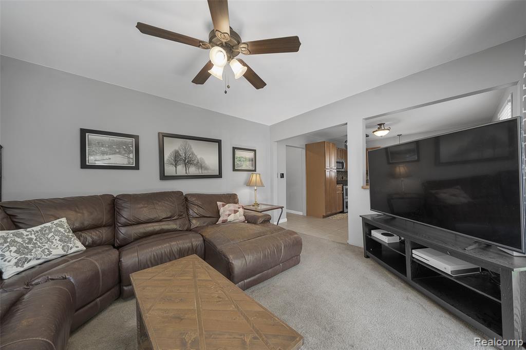 567 Roth Boulevard, Clawson, MI — Photo 11