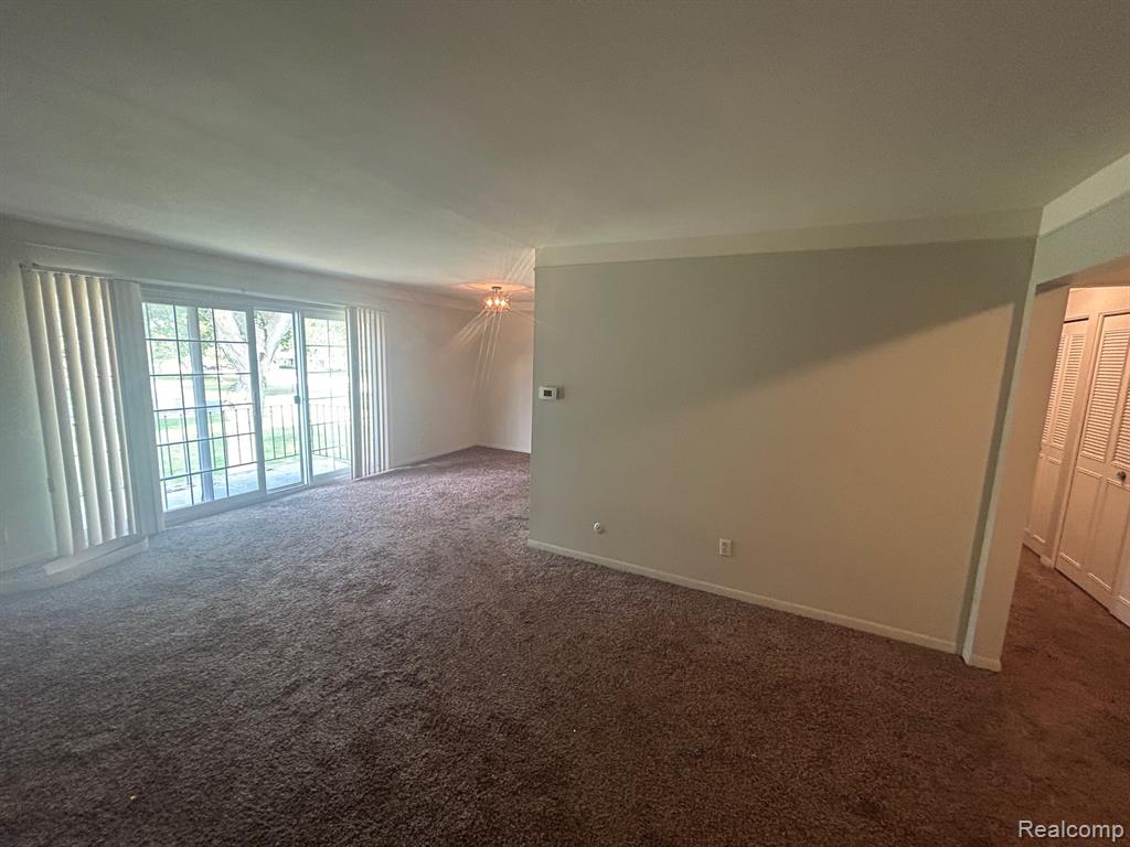 436 S FOX HILLS DR APT 5, Bloomfield Hills, MI 48304 — Photo 11