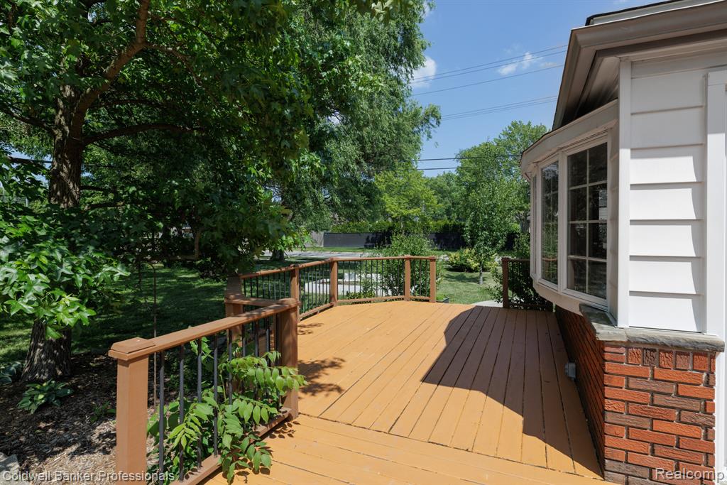 1416 N Renaud Road, Grosse Pointe Woods, MI 48236 — Photo 12