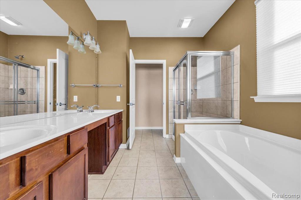 8899 MEADOW Lane, Ypsilanti, MI 48197 — Photo 15