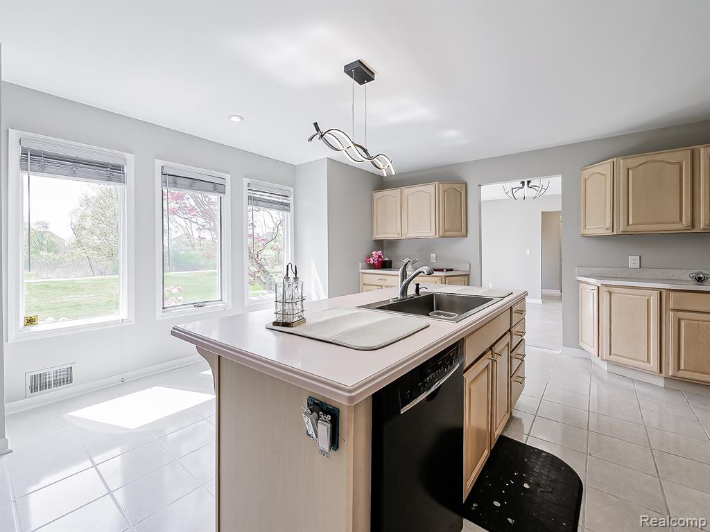 49202 Cheshire Lane, Canton, MI 48187 — Photo 35