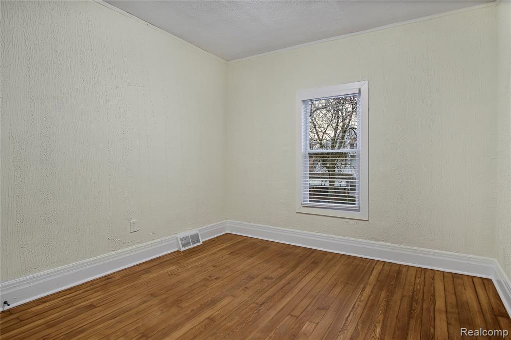 427 Melbourne, Detroit, MI 48202 — Photo 11