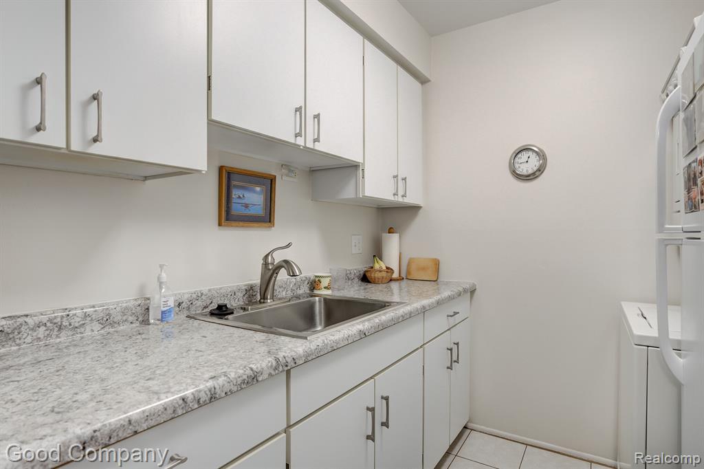3421 HILLSIDE Drive, 4, Royal Oak, MI 48073 — Photo 10