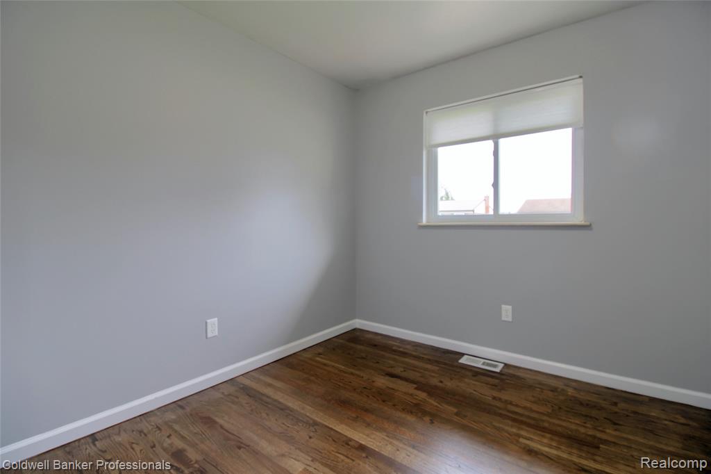 30081 Balmoral Street, Garden City, MI — Photo 18