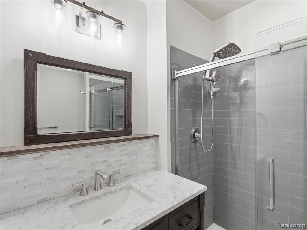 7055 Randall Drive, Fenton, MI 48430 — Photo 29
