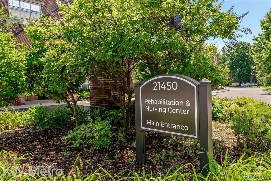21305 Juniper Court, Farmington Hills, MI 48336 — Photo 37