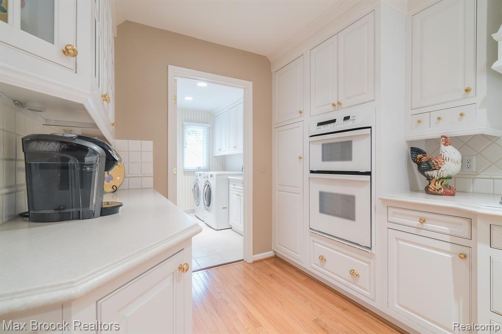 2426 HICKORY GLEN Drive, Bloomfield Hills, MI 48304 — Photo 20