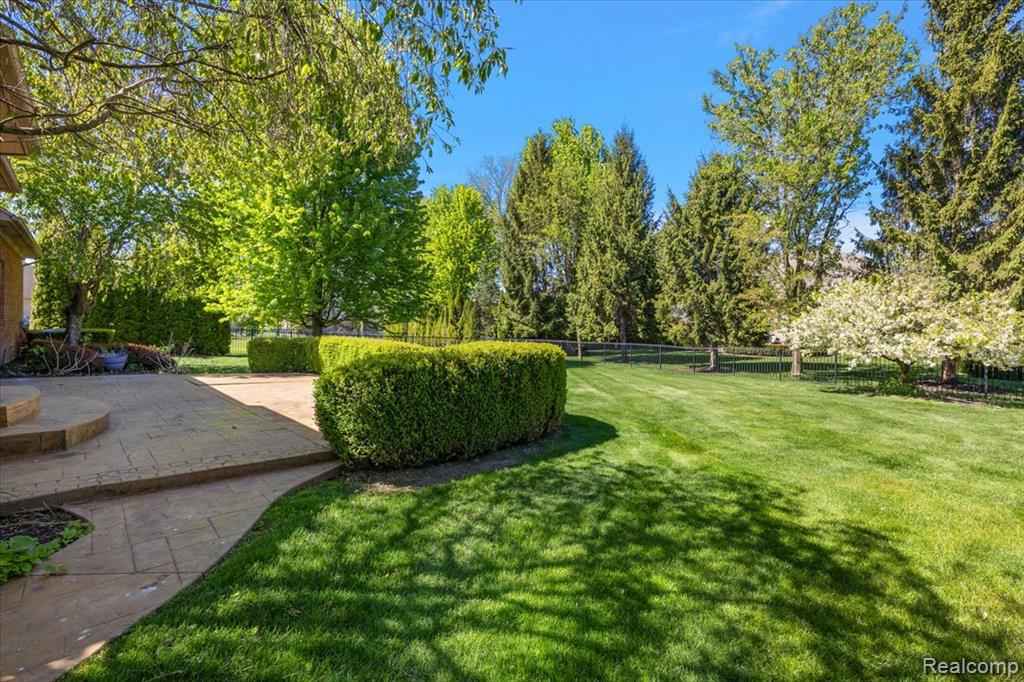 49763 Decker Drive, Shelby Twp, MI 48317 — Photo 6