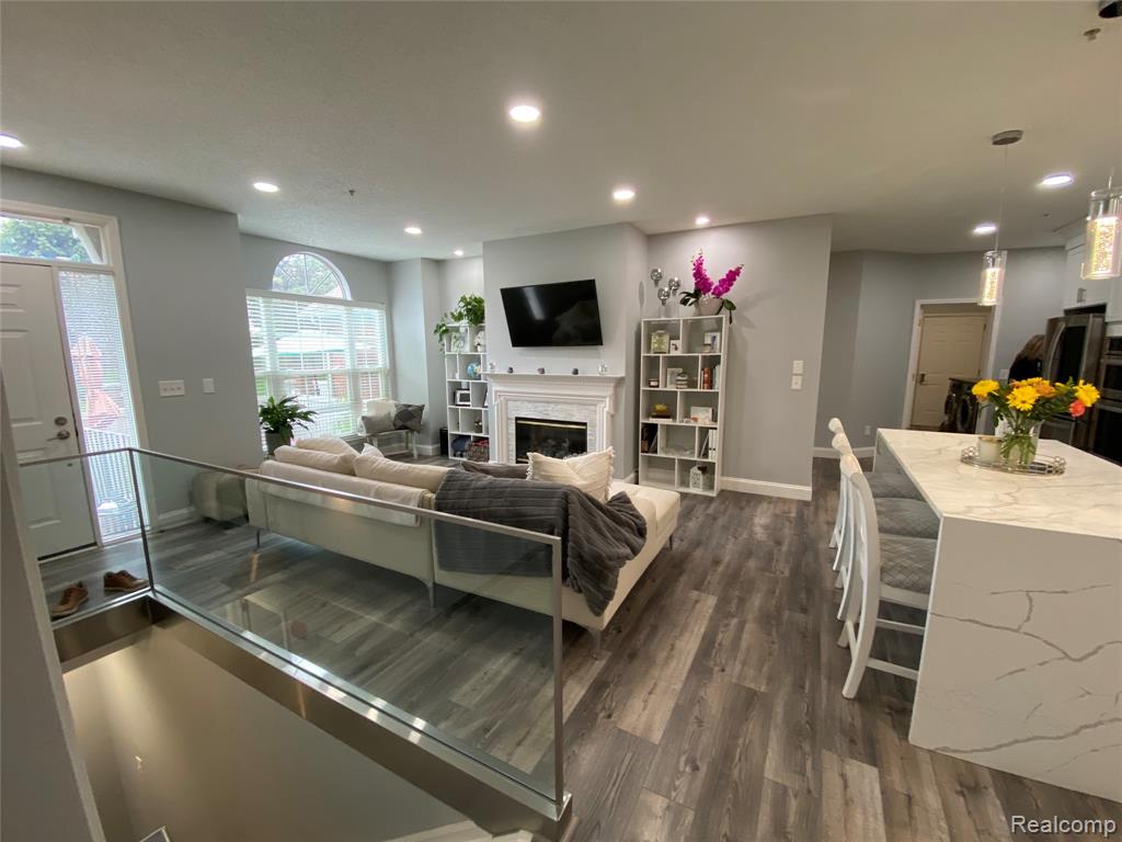 49435 Plymouth Way, Plymouth, MI 48170 — Photo 17
