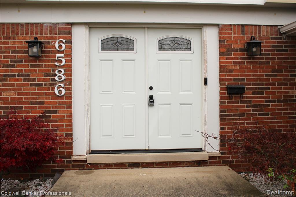 6586 CARRIAGE HILLS Drive, Canton, MI 48187 — Photo 31