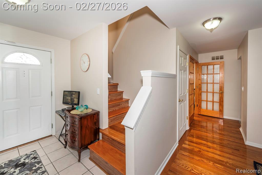8203 Barrington Drive, Ypsilanti, MI 48198 — Photo 33