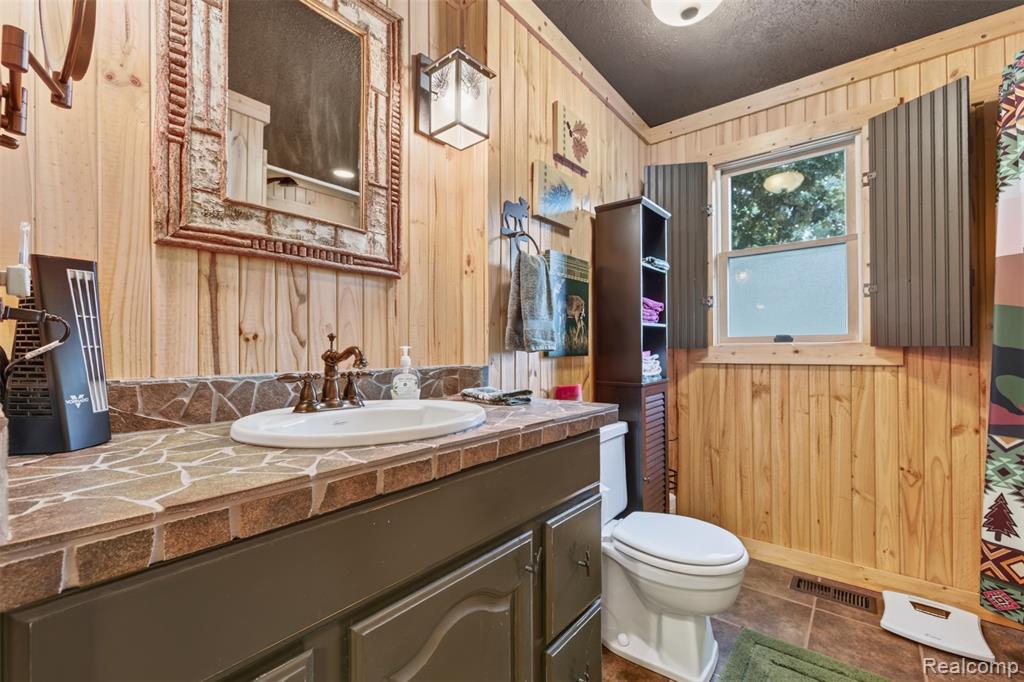 5977 Anglers Drive, Ortonville, MI 48462 — Photo 23